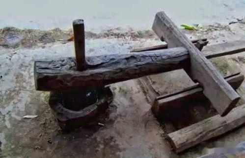 舂米的石臼图片,石臼舂米技艺的韵味与魅力